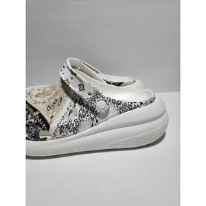 CROCS | Shoes | Crocs Classic Crush Bandana Clog Paisley  display picture 1